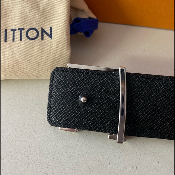 (SOLD PRIVATELY) MENS LV INITIALES REVERSIBLE BELT - Picture 3 of 11